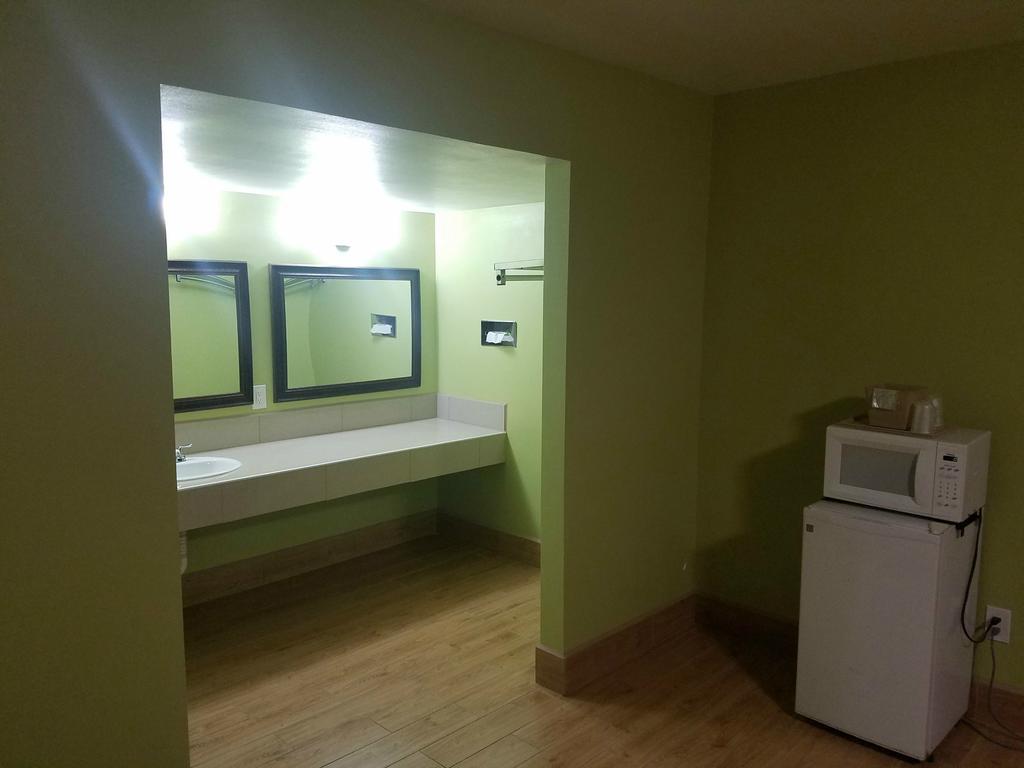 Simple Rewards Inn Розуэлл Экстерьер фото