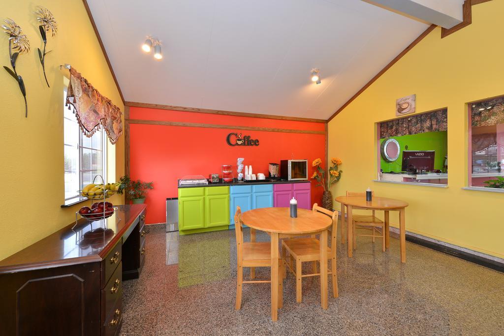 Simple Rewards Inn Розуэлл Экстерьер фото